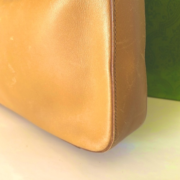 Authentic Gucci Shoulder Bag. - Picture 14 of 14